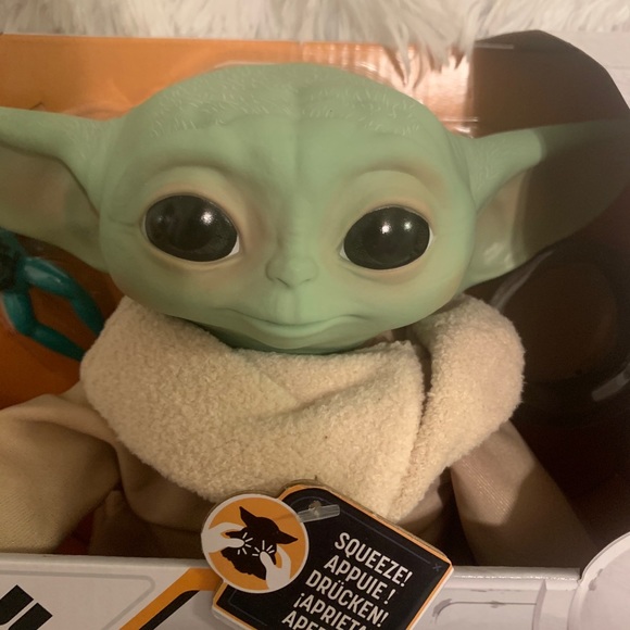 Star Wars Mandalorian The Child Talking Plush Doll - Picture 11 of 11